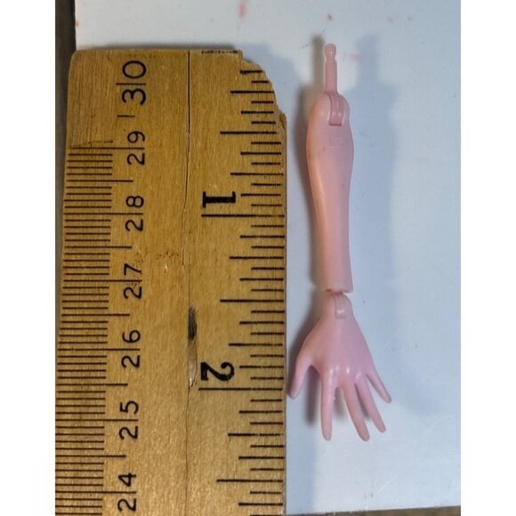 Monster High Left Hand and Arm for G1 Draculaura Doll - Picture 5 of 5